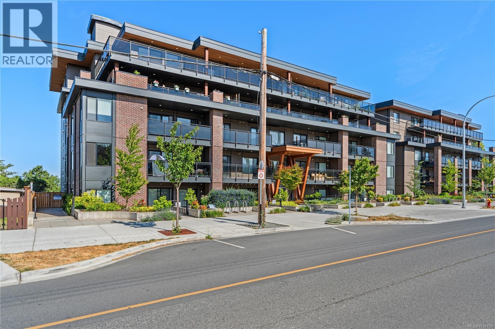 #102 135 Haliburton St - 29