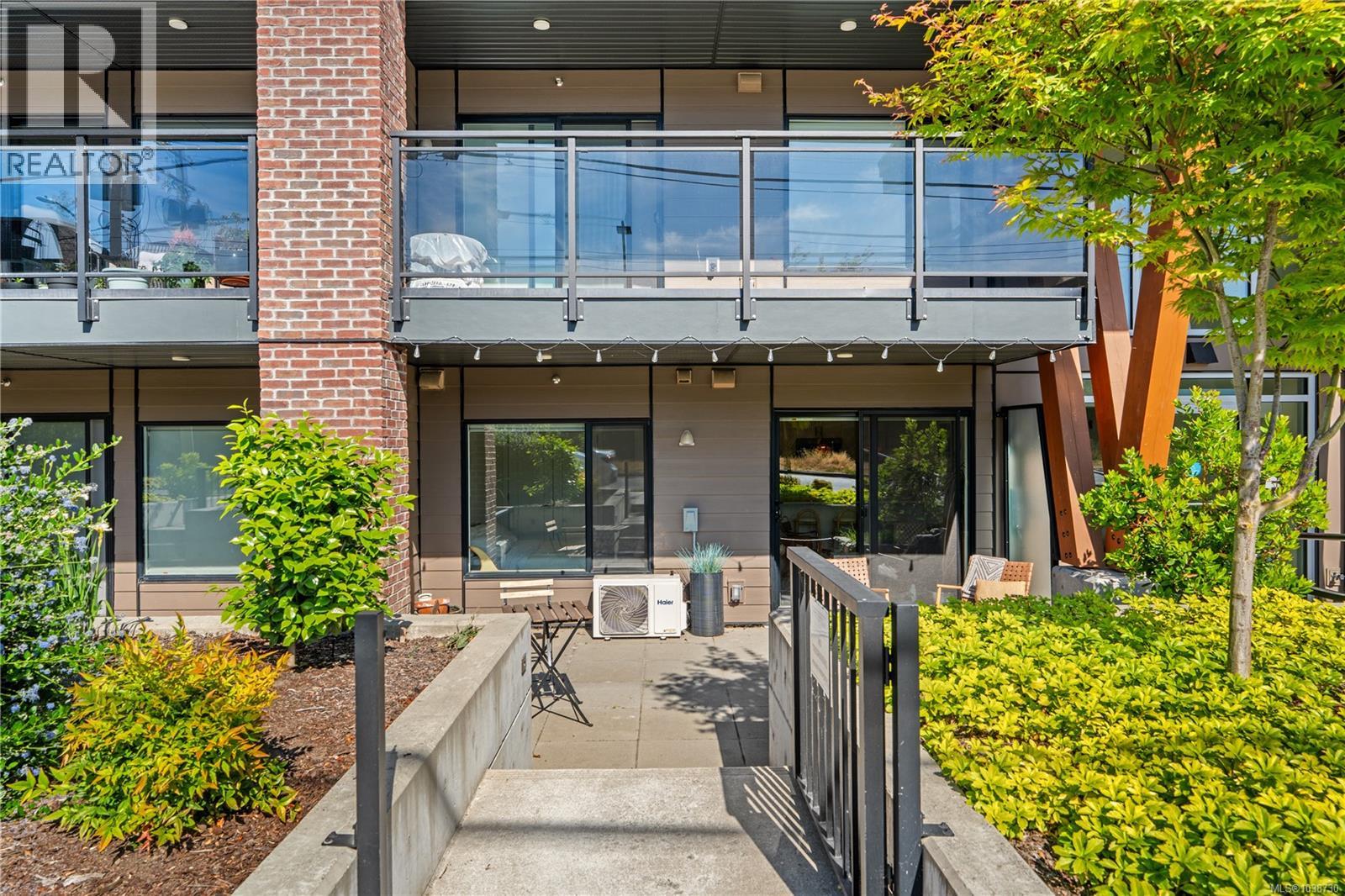 #102 135 Haliburton St - 35