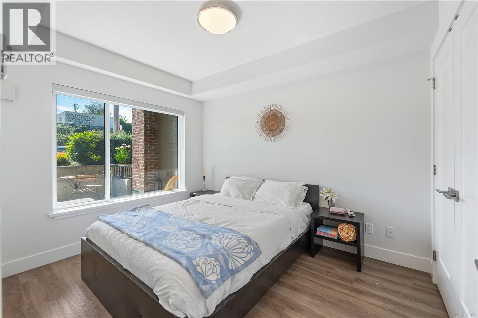 #102 135 Haliburton St - 5