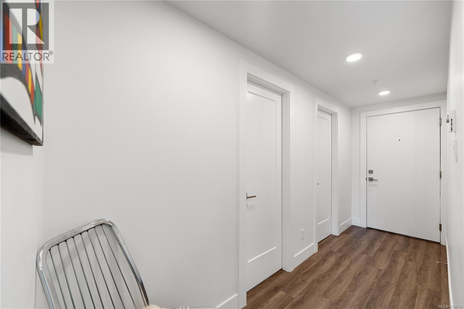 #102 135 Haliburton St - 52