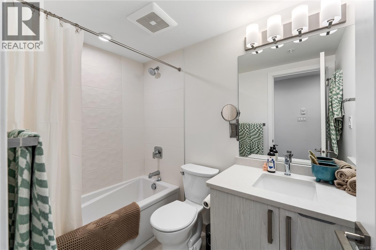 #102 135 Haliburton St - 6