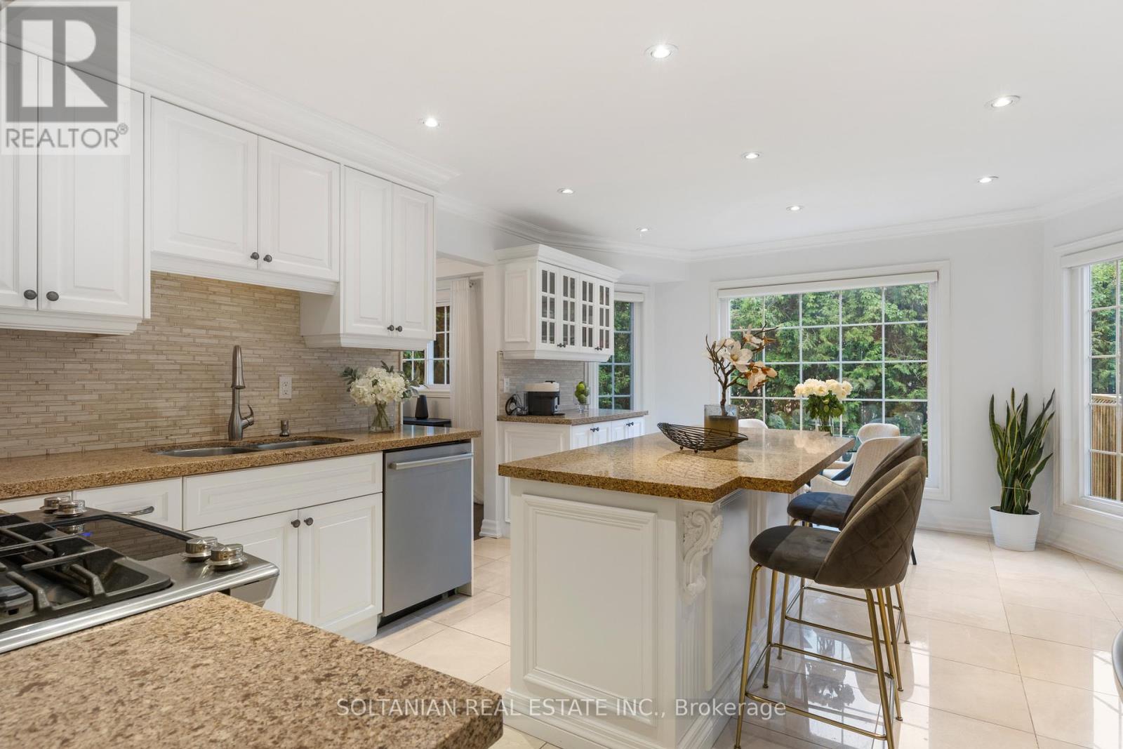 28 DUNVEGAN DRIVE - 10
