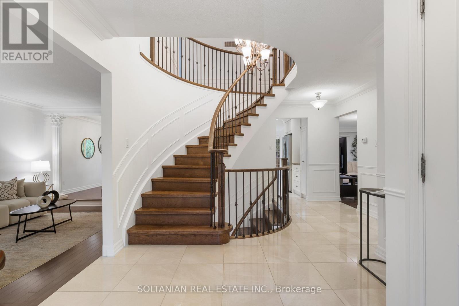 28 DUNVEGAN DRIVE - 18