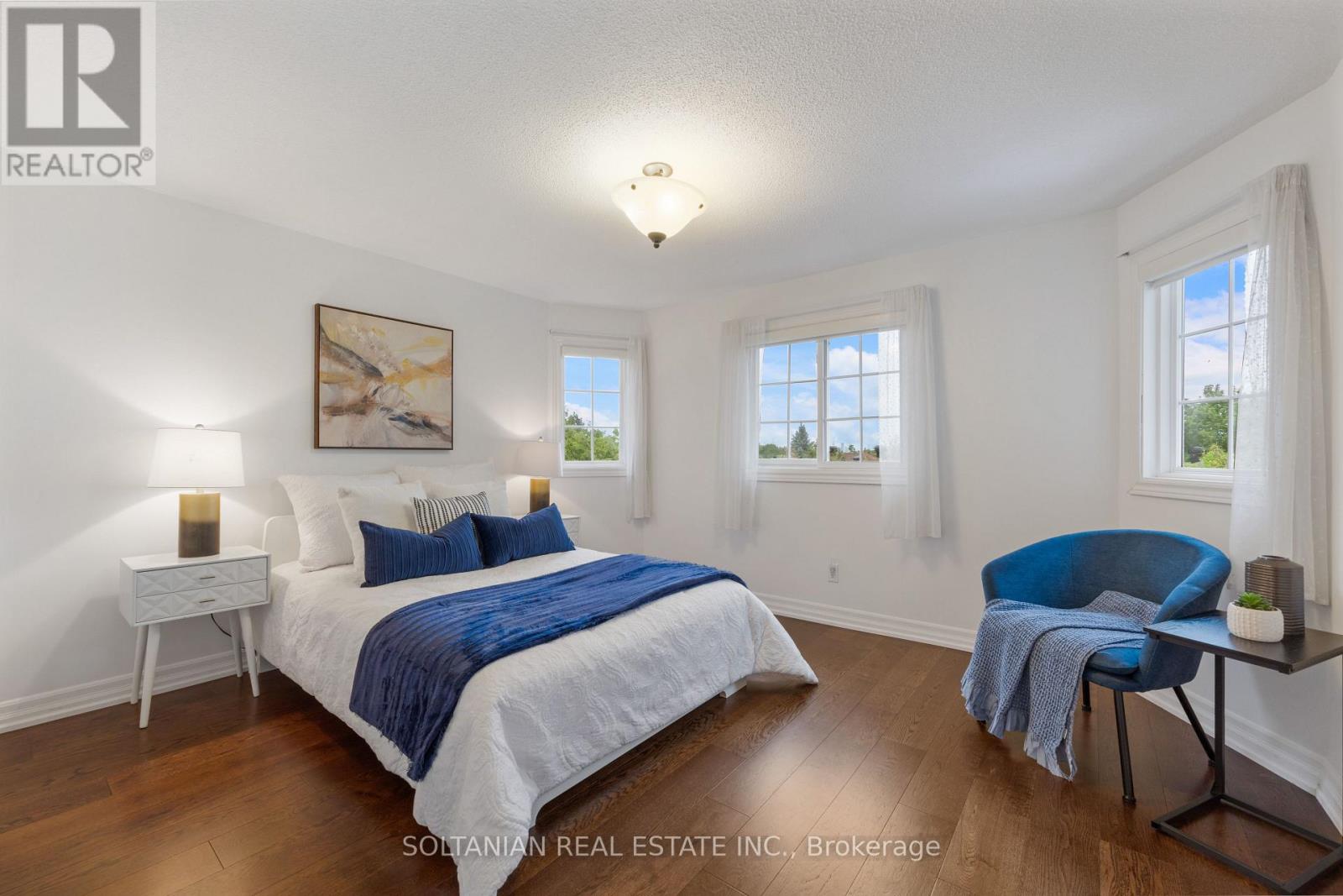 28 DUNVEGAN DRIVE - 24