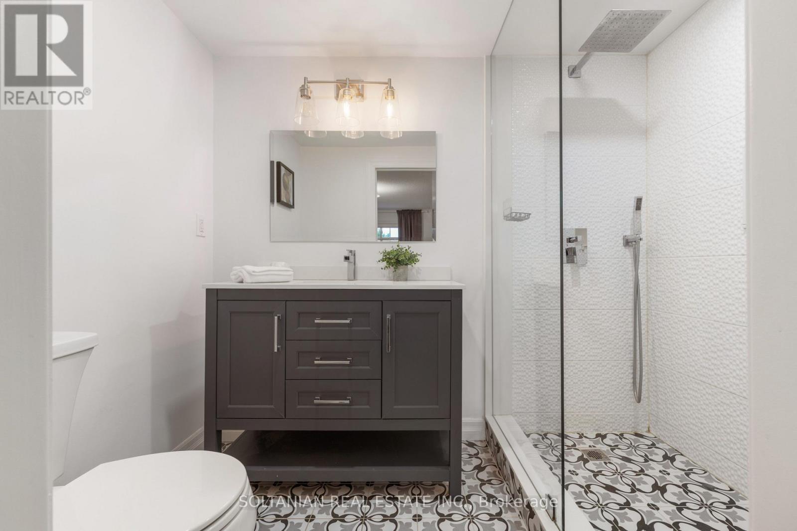 28 DUNVEGAN DRIVE - 28