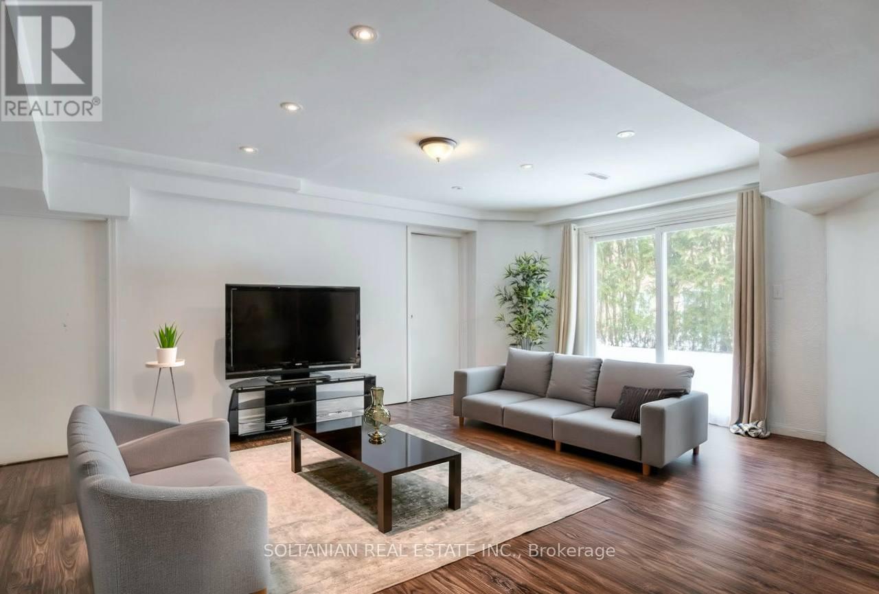 28 DUNVEGAN DRIVE - 38