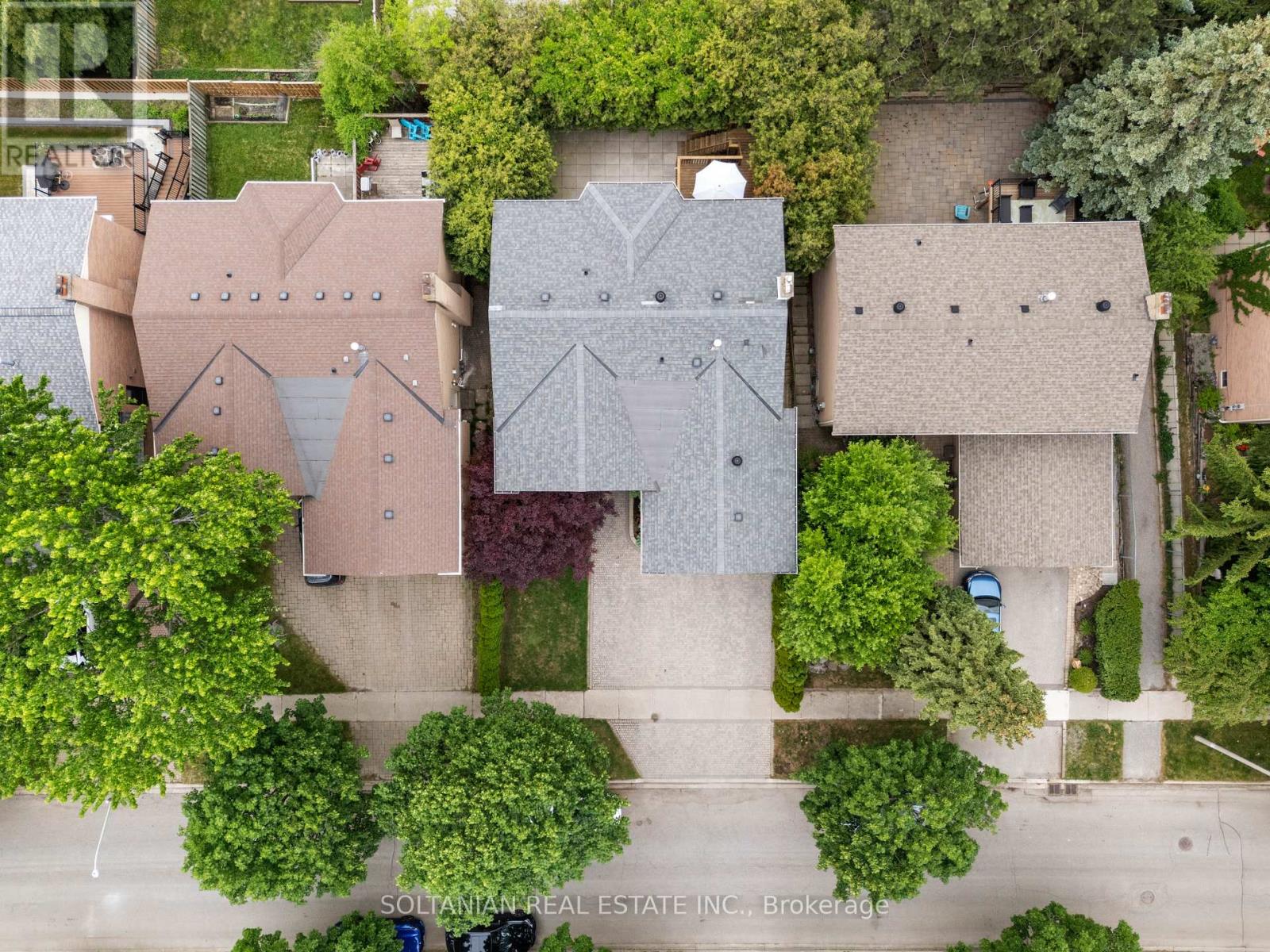 28 DUNVEGAN DRIVE - 46