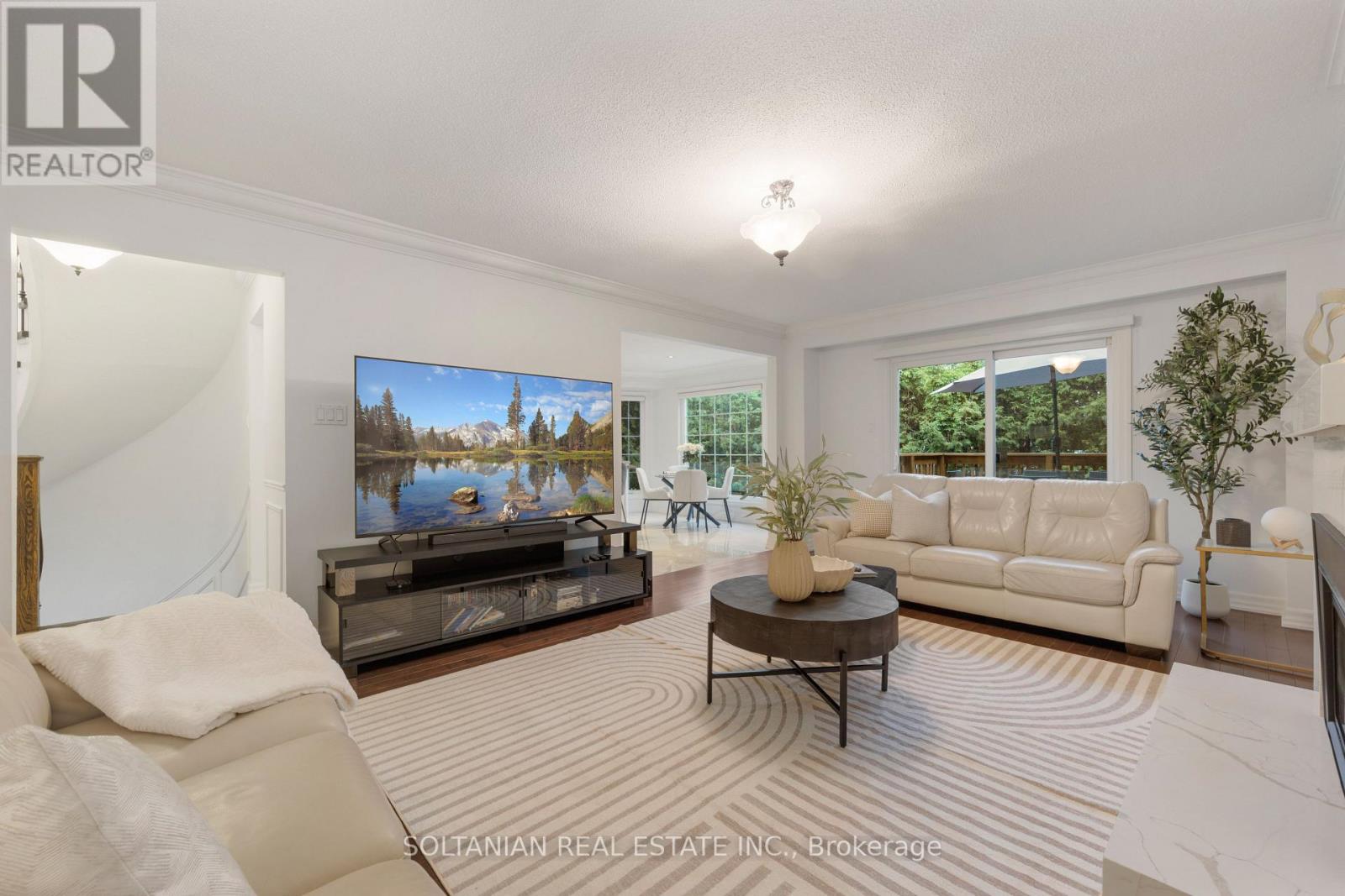 28 DUNVEGAN DRIVE - 5