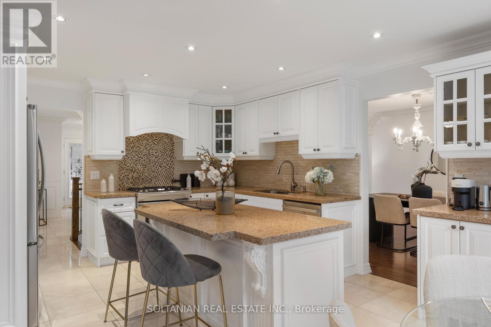 28 DUNVEGAN DRIVE - 9