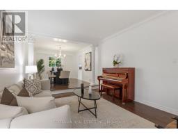 28 Dunvegan Drive, Richmond Hill, ON L4C6K1 Photo 16