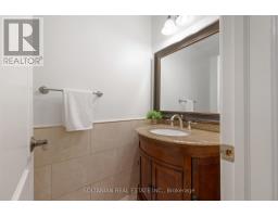 28 Dunvegan Drive, Richmond Hill, ON L4C6K1 Photo 17