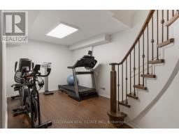 28 Dunvegan Drive, Richmond Hill, ON L4C6K1 Photo 33