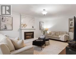 Kitchen - 28 Dunvegan Drive, Richmond Hill, ON L4C6K1 Photo 6