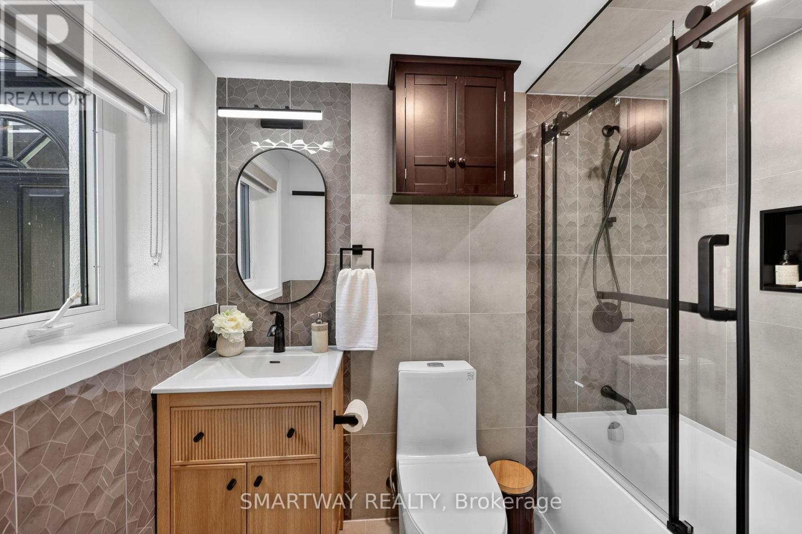 107 CAMPBELL CRESCENT - Image 32