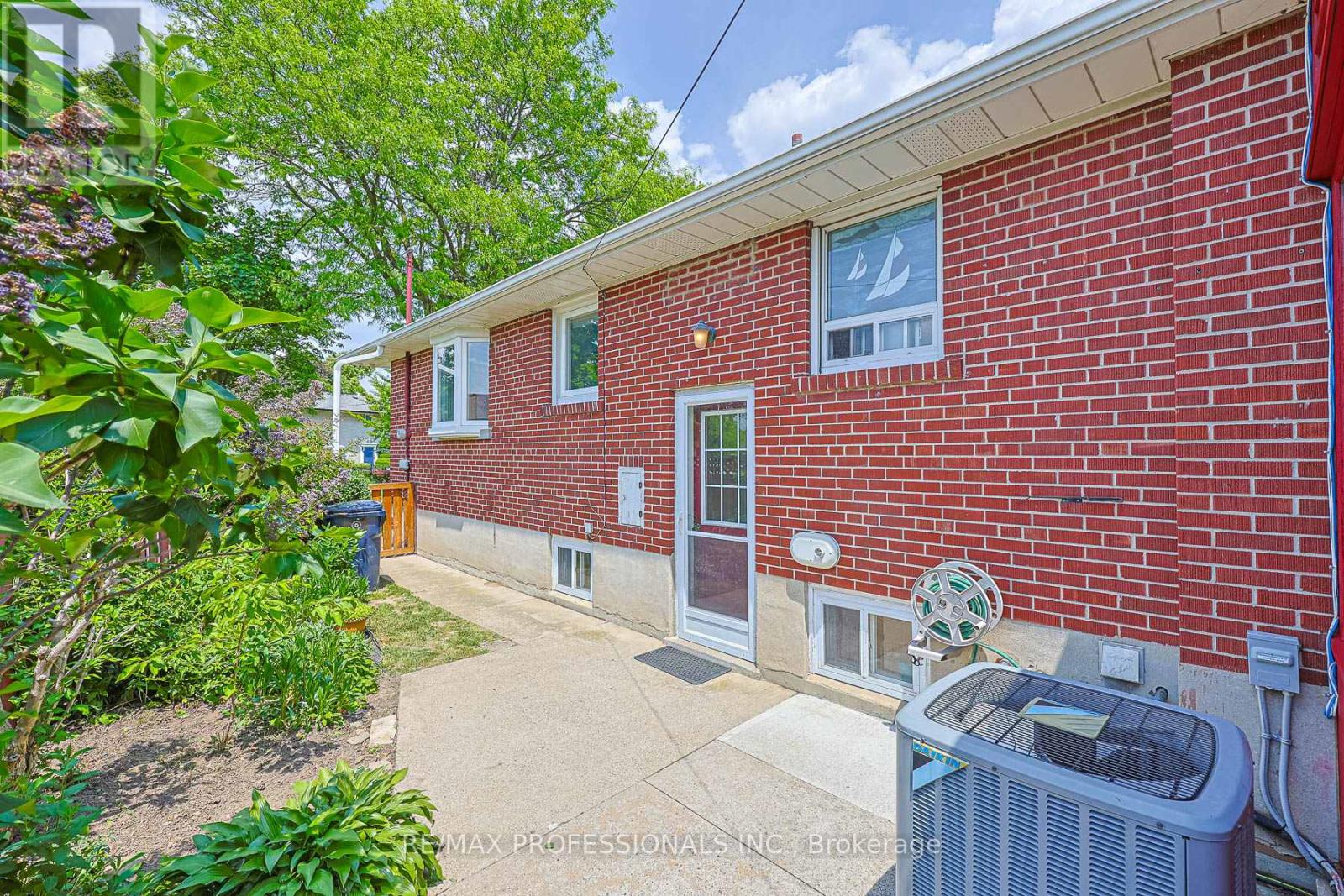 3 EMBERS DRIVE - 38