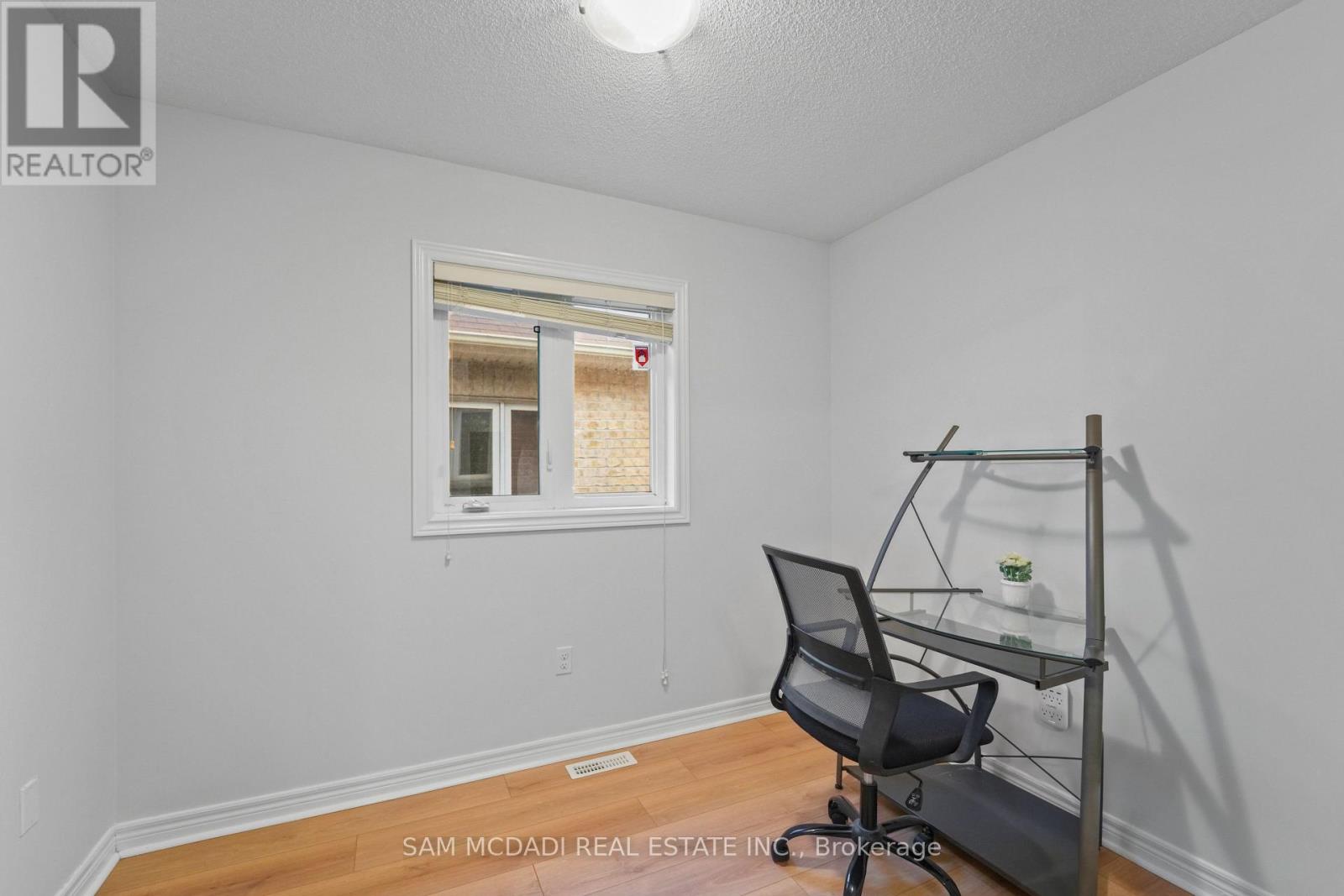 891 OASIS DRIVE - 19