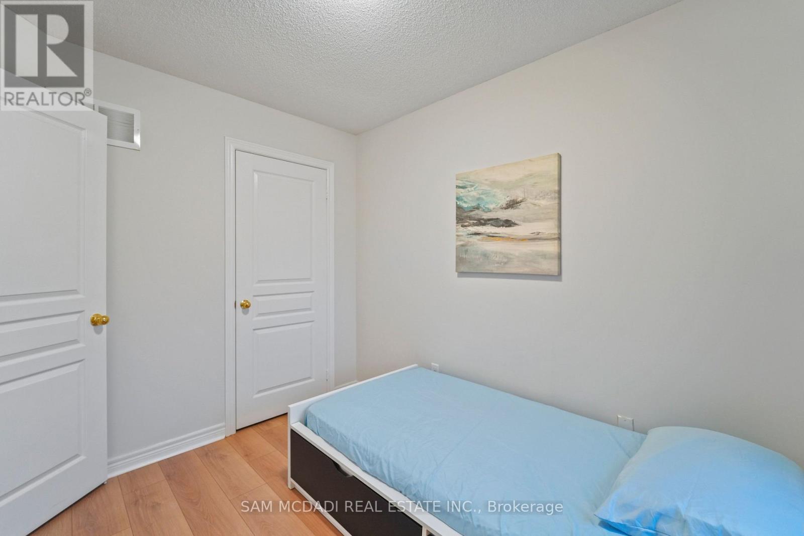 891 OASIS DRIVE - 25