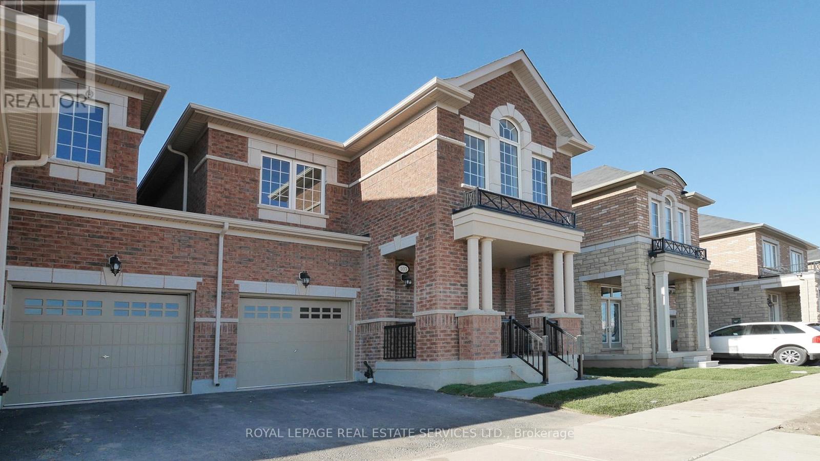 Only Link with Garage. Large Porch