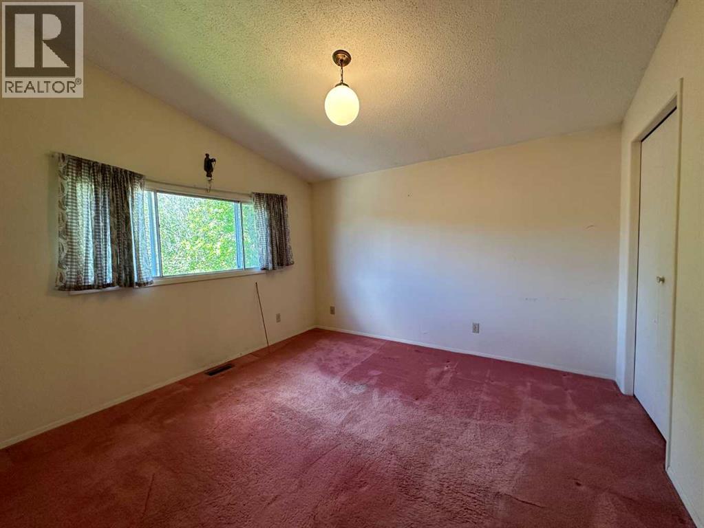 5406 54 Street — photo 8