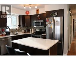 Kitchen - 304 5th  Nw Street, Nakusp, BC V0G1R0 Photo 11