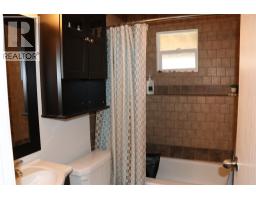 304 5th  Nw Street, Nakusp, BC V0G1R0 Photo 23