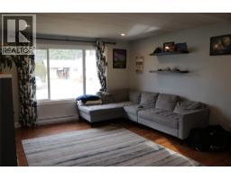 Living room - 304 5th  Nw Street, Nakusp, BC V0G1R0 Photo 9