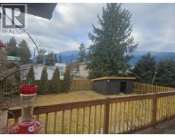 304 5th  Nw Street, Nakusp, BC V0G1R0 Photo 15