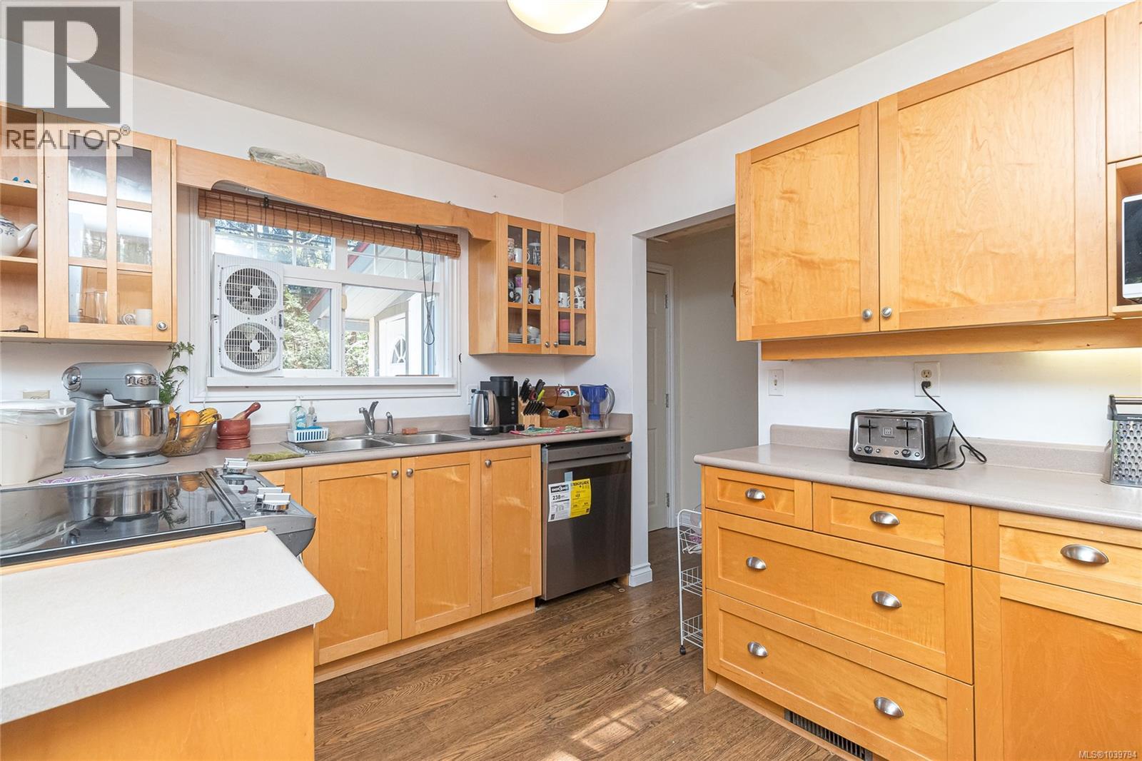 2433 Sooke Rd - 9