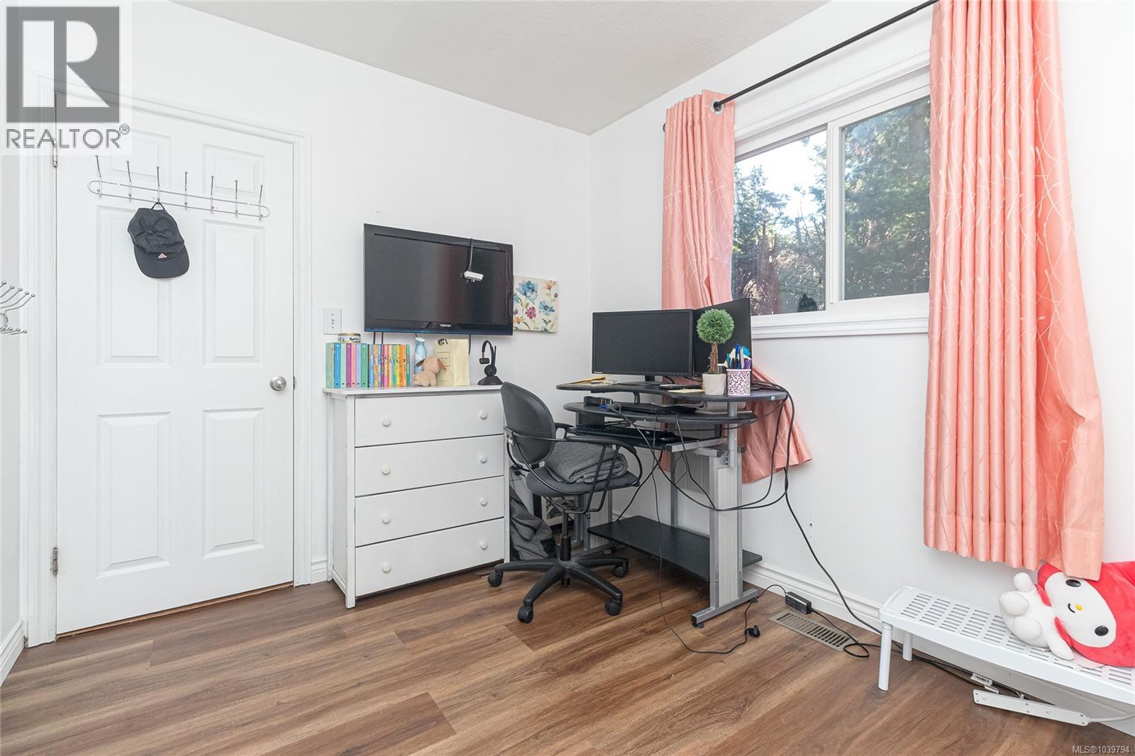 2433 Sooke Rd - 16