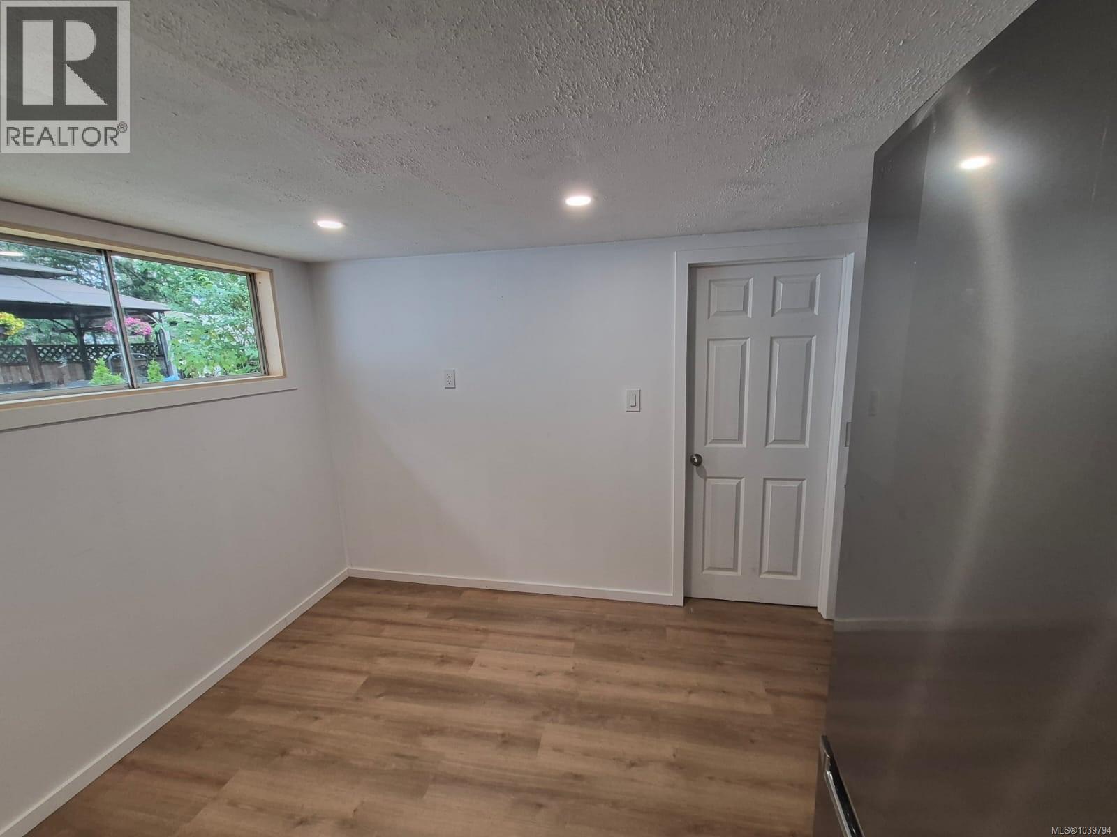 2433 Sooke Rd - 27