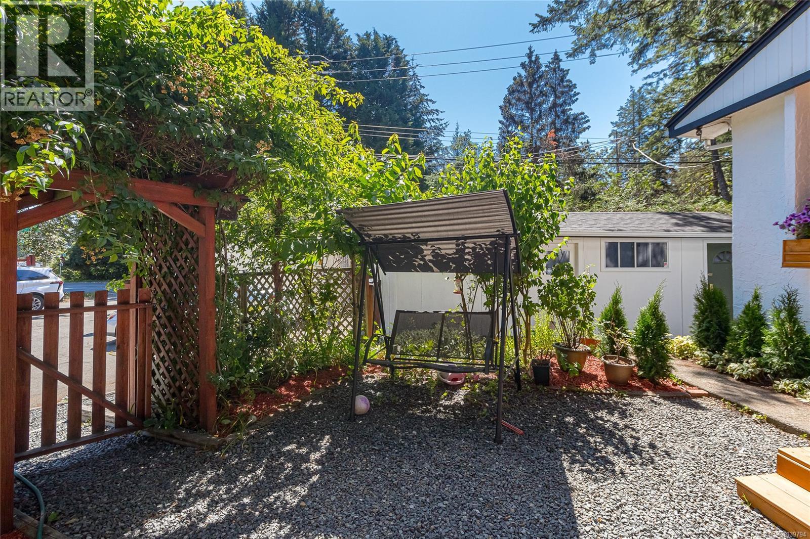 2433 Sooke Rd - 22