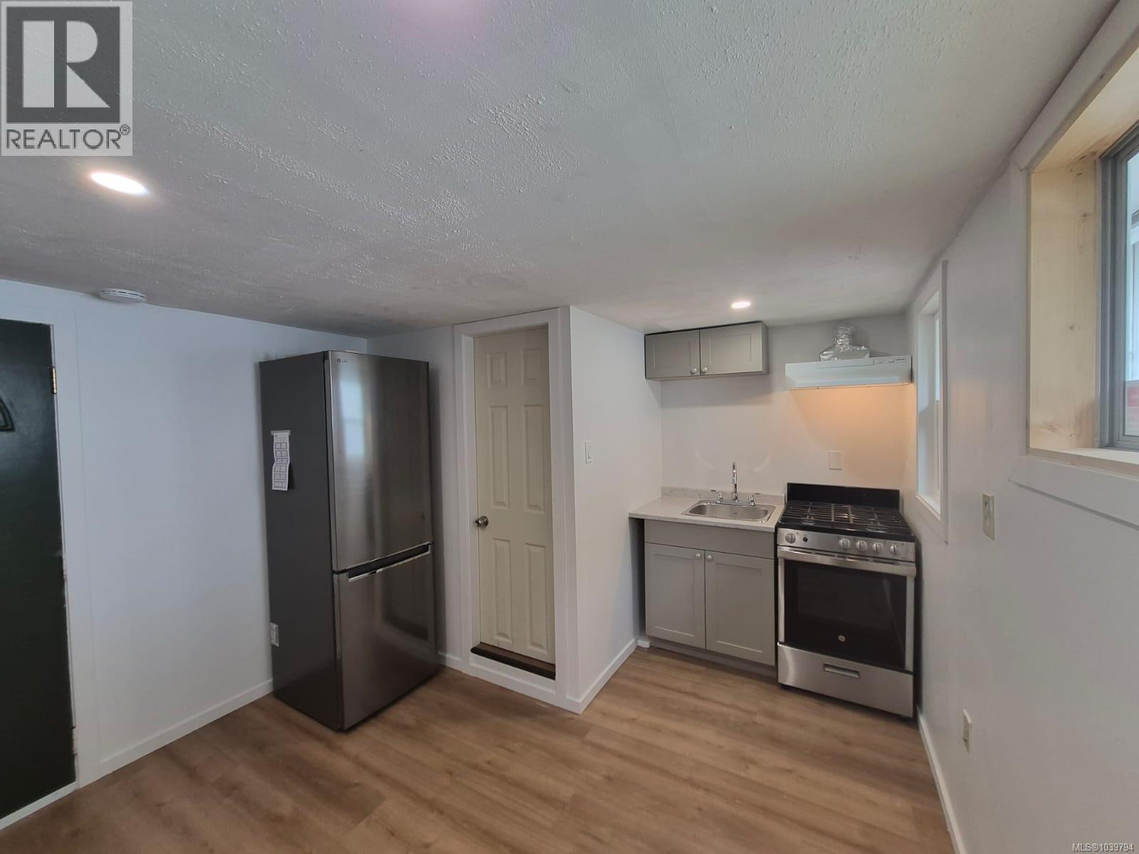 2433 Sooke Rd - 28