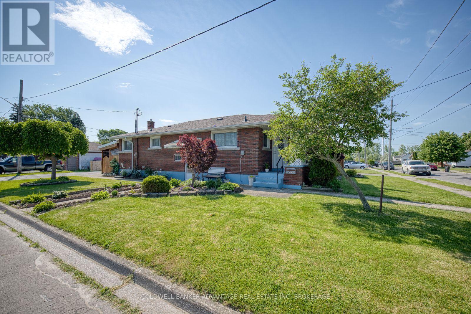 813 HARRIET STREET - 4