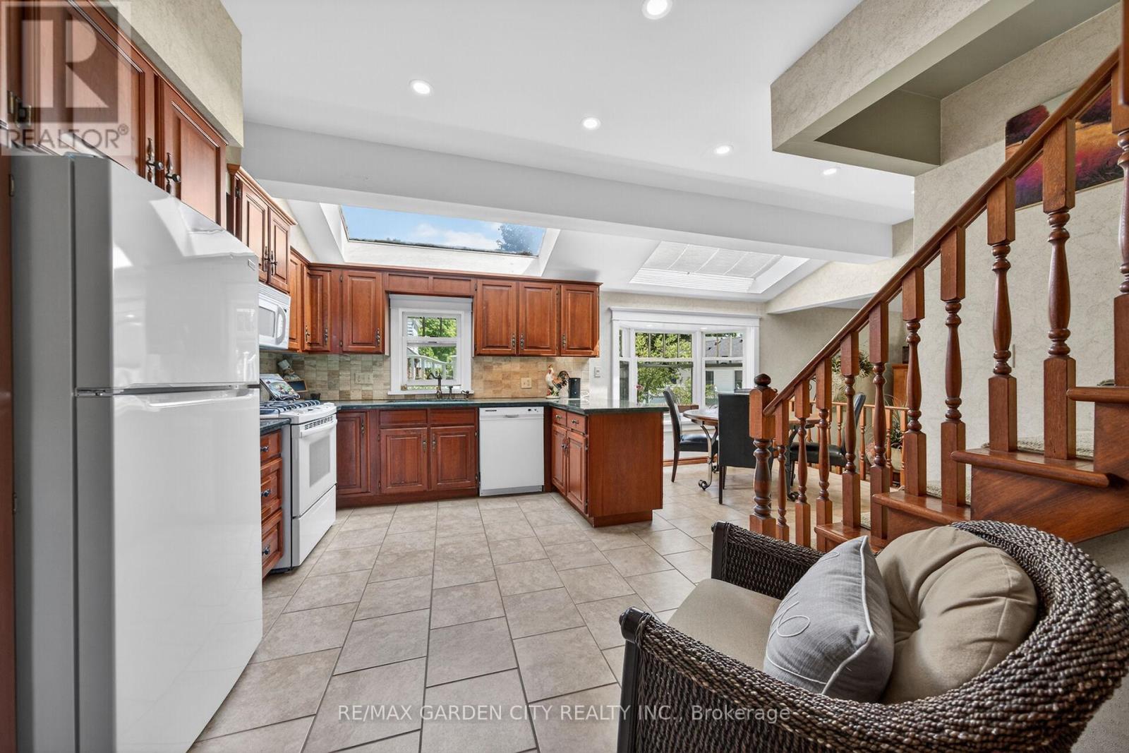 24-26 MAPLE AVENUE - 19