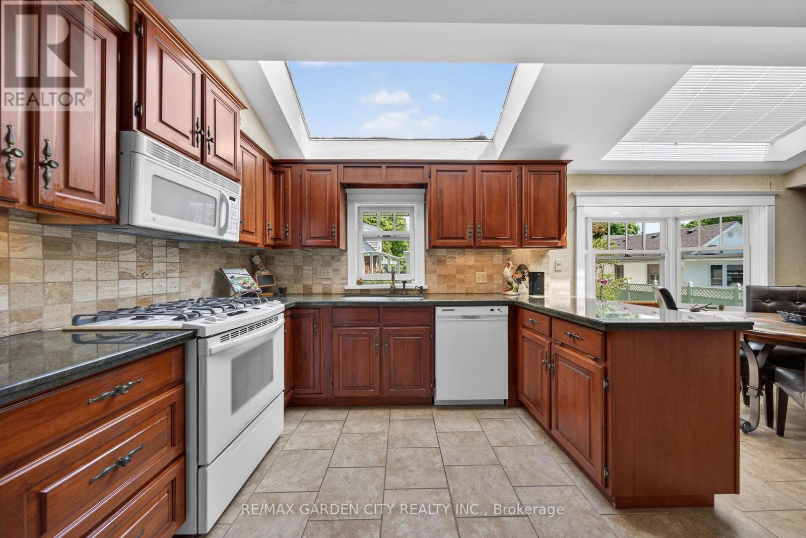 24-26 MAPLE AVENUE - 20