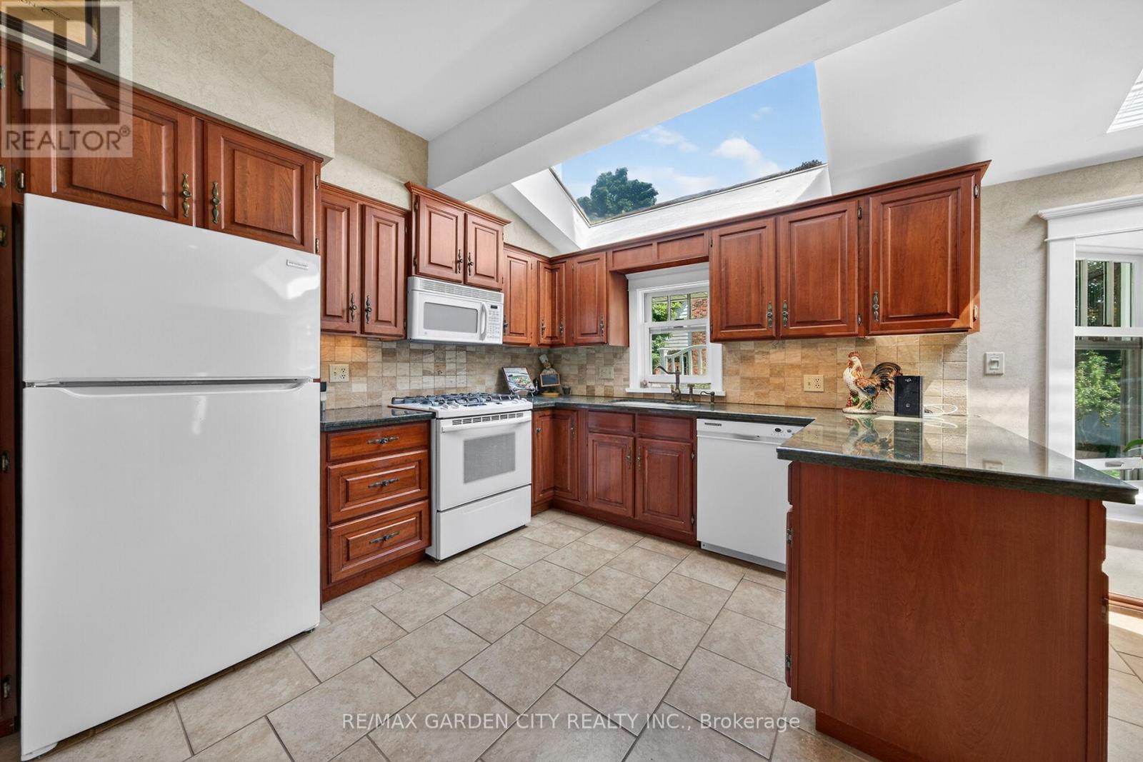24-26 MAPLE AVENUE - 21