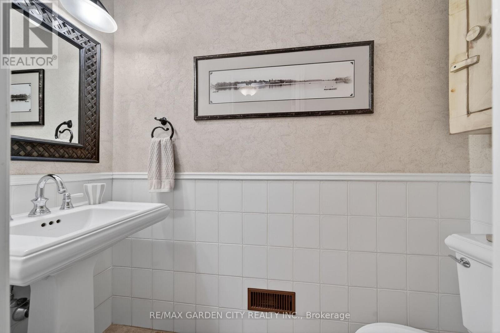24-26 MAPLE AVENUE - 28