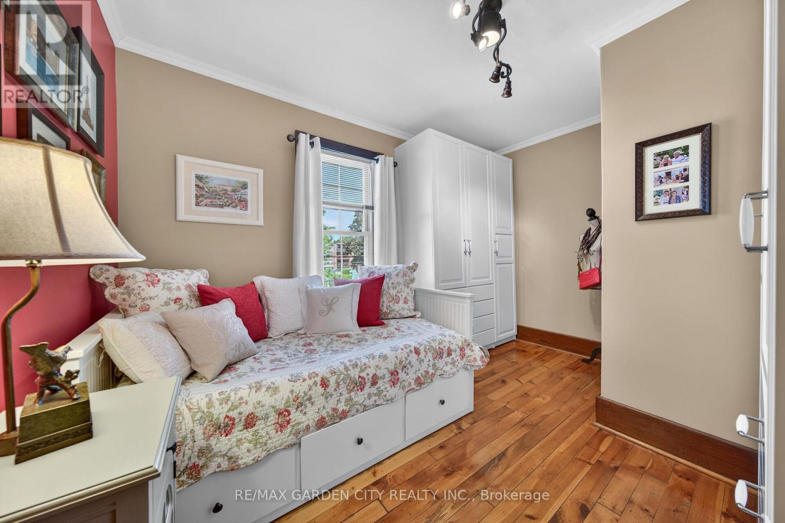 24-26 MAPLE AVENUE - 32
