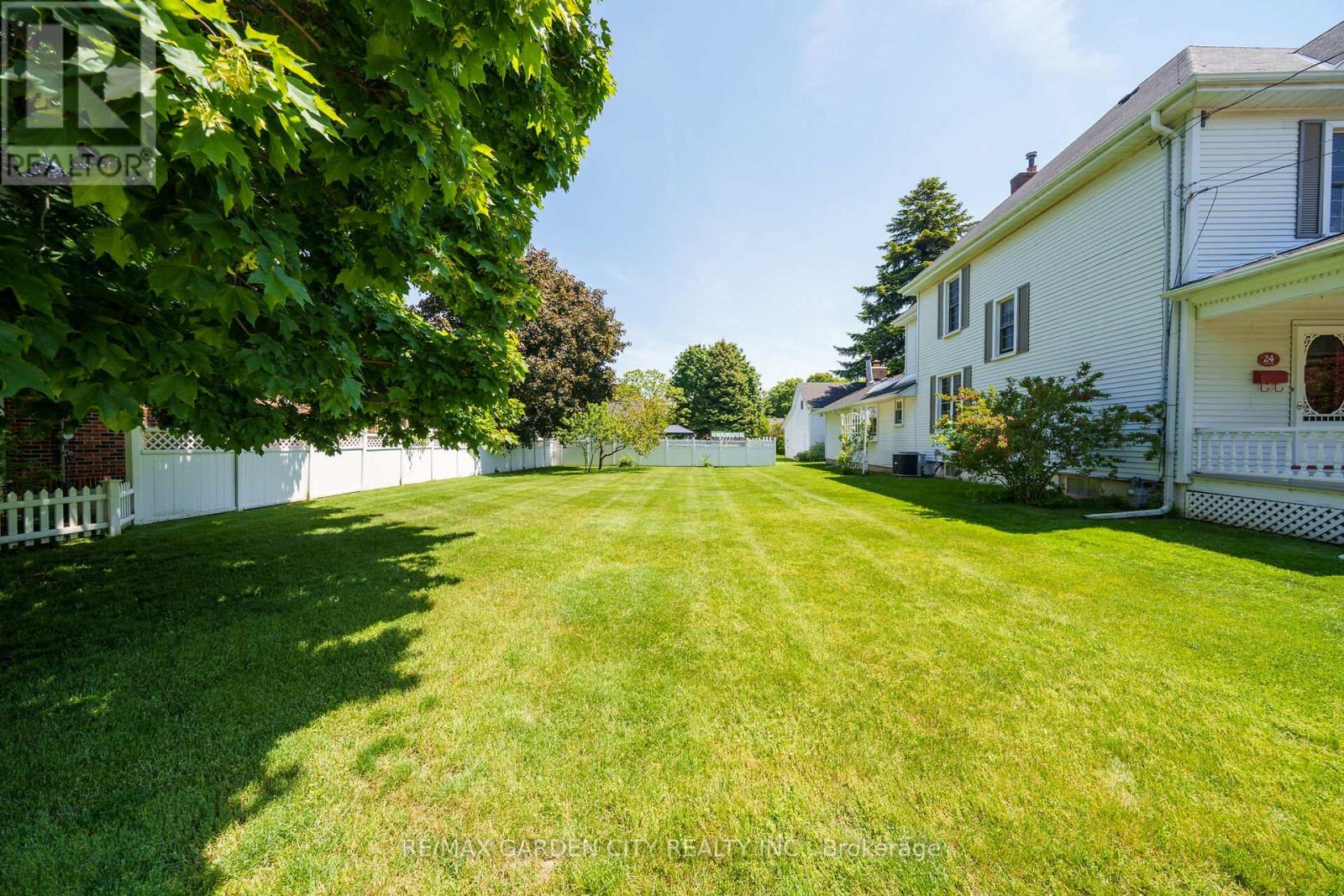 24-26 MAPLE AVENUE - 43