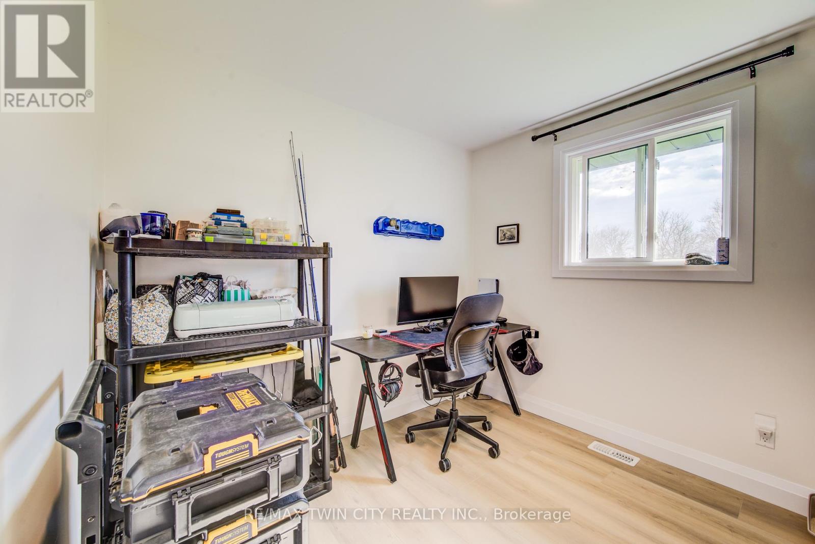 183 DINISON CRESCENT - 18