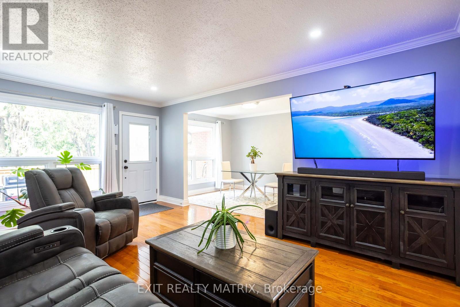 3 Bed, 2 Bath House for Sale in Ottawa – 116 RUTHERFORD COURT, Ottawa – MLS# X13417264 - Image 9