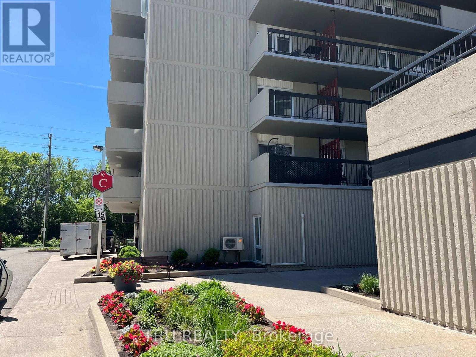 2 Bed, 1 Bath House for Rent in Ottawa – PH6 – 158C MCARTHUR AVENUE, Ottawa – MLS# X13245796 - Image 28