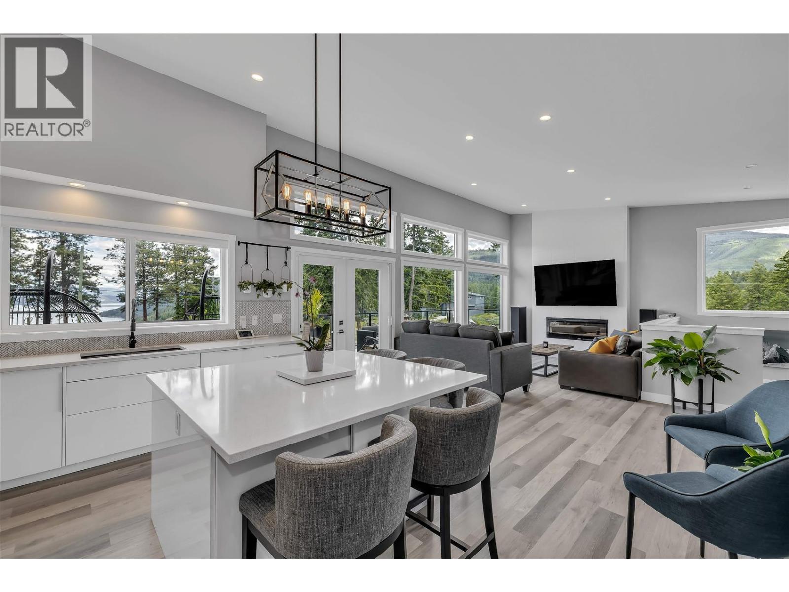 7210 Dunwaters Road, Kelowna