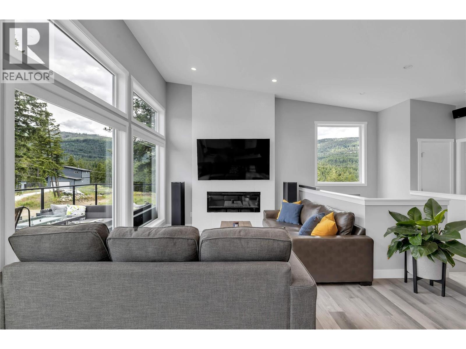 7210 Dunwaters Road, Kelowna