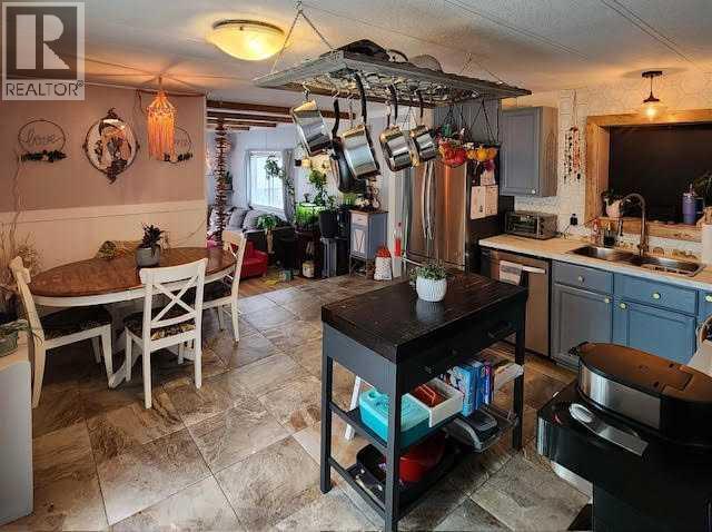 SPACIOUS KITCHEN WITH LOVELY TILE FLOOR