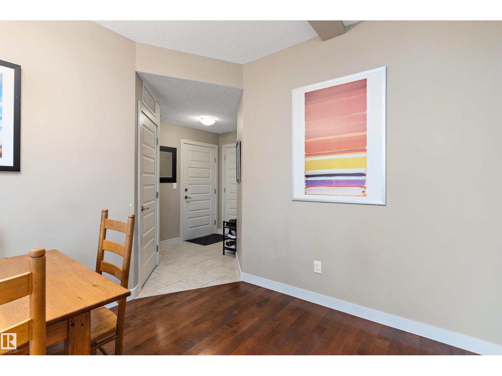 #208 10520 56 AV NW NW — photo 14