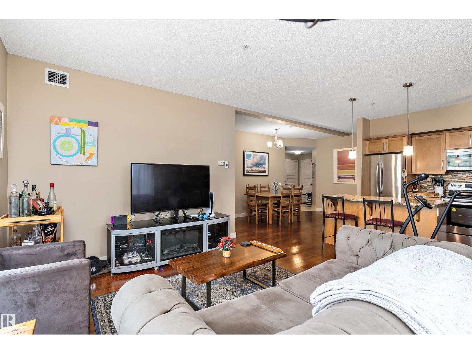 #208 10520 56 AV NW NW - photo 3
