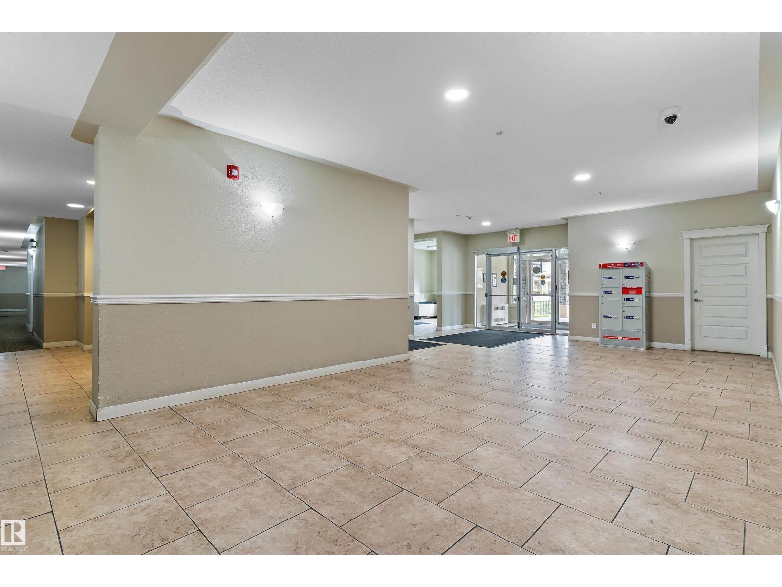#208 10520 56 AV NW NW — photo 31