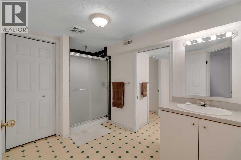 3010 8 Street SW — photo 24