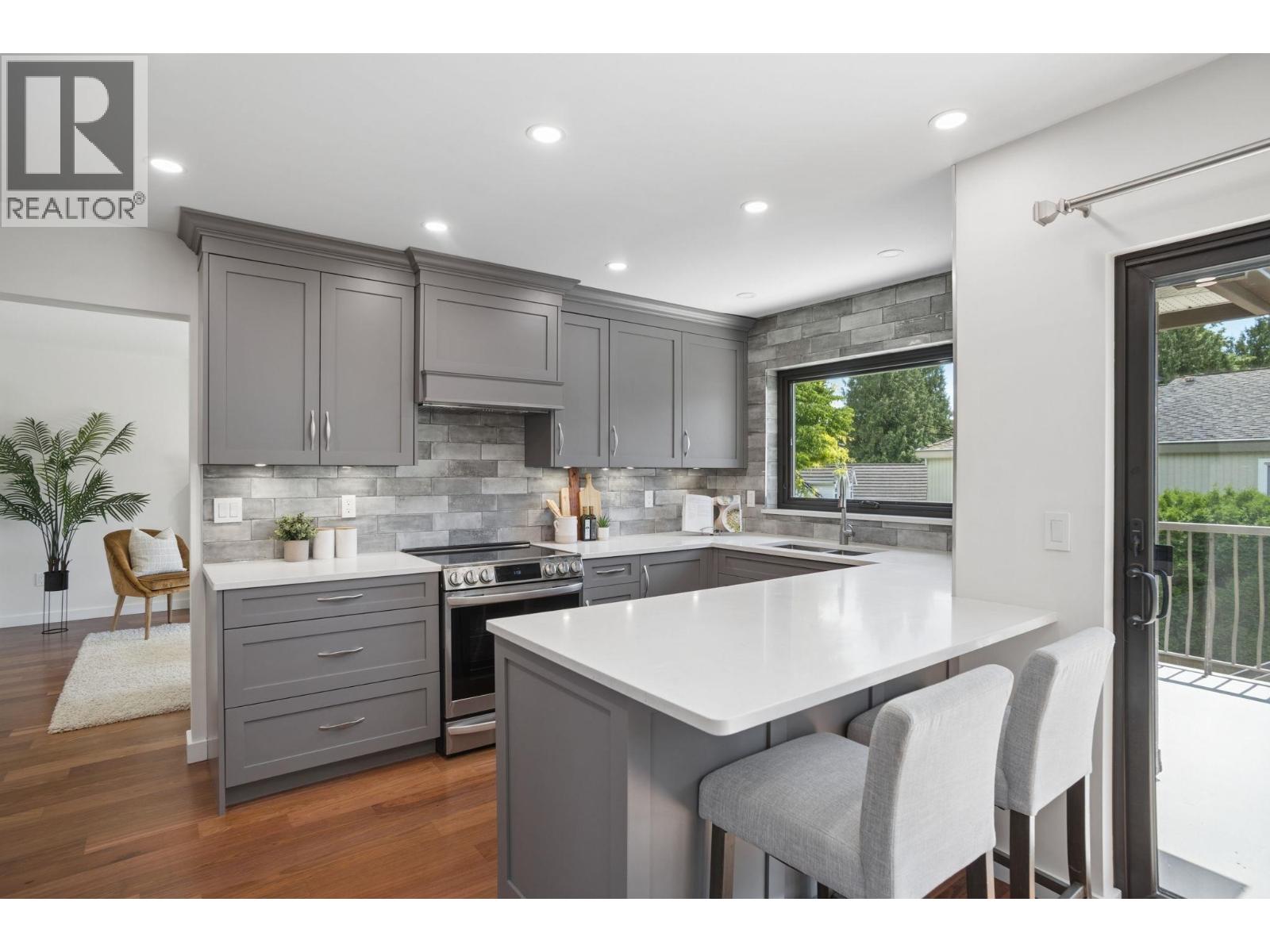 2446 TOLMIE AVENUE, Coquitlam